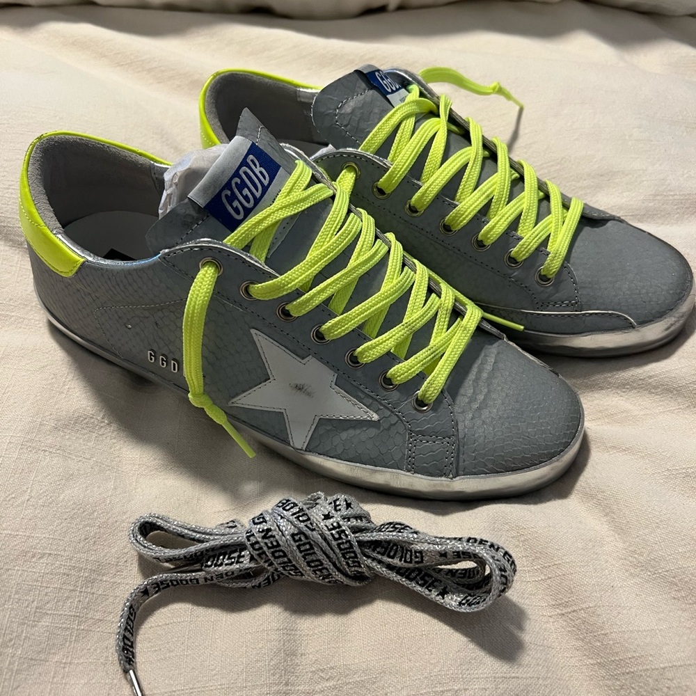 Golden goose Men's Superstar Reflective silver and neon yellow/green size 42